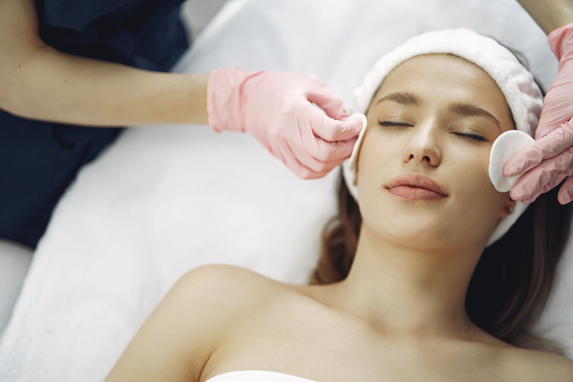 Prévia do modelo Centro Estético: Aurea — centro de estética com agenda, IA e área do cliente
